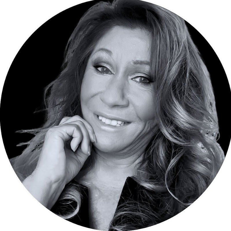 Sandy Flores Broker 