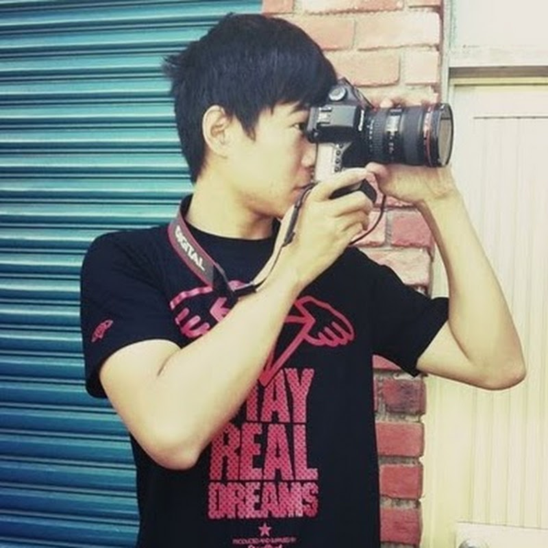 阿練不上班 Logo