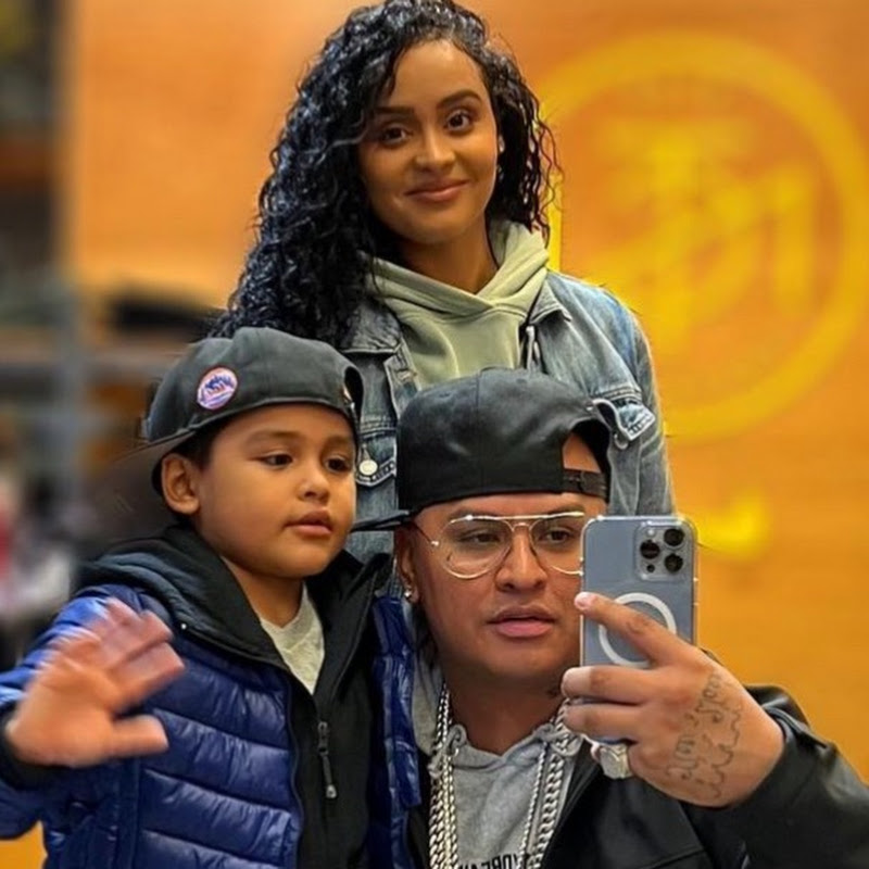 The Meza Family icon
