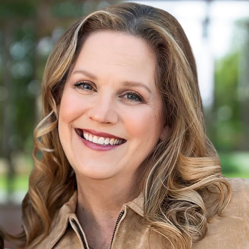 Lynn Plata / The Mom's Wealth Club