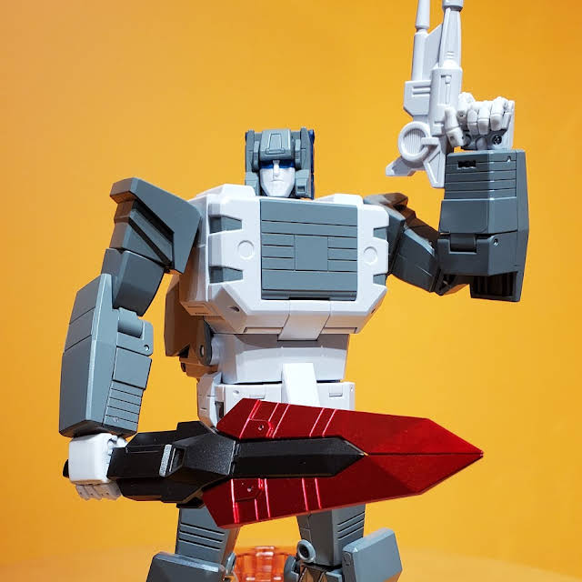 FansToys FT40 Fortificus Titanicus w/ Hannibal (Masterpiece Fortress