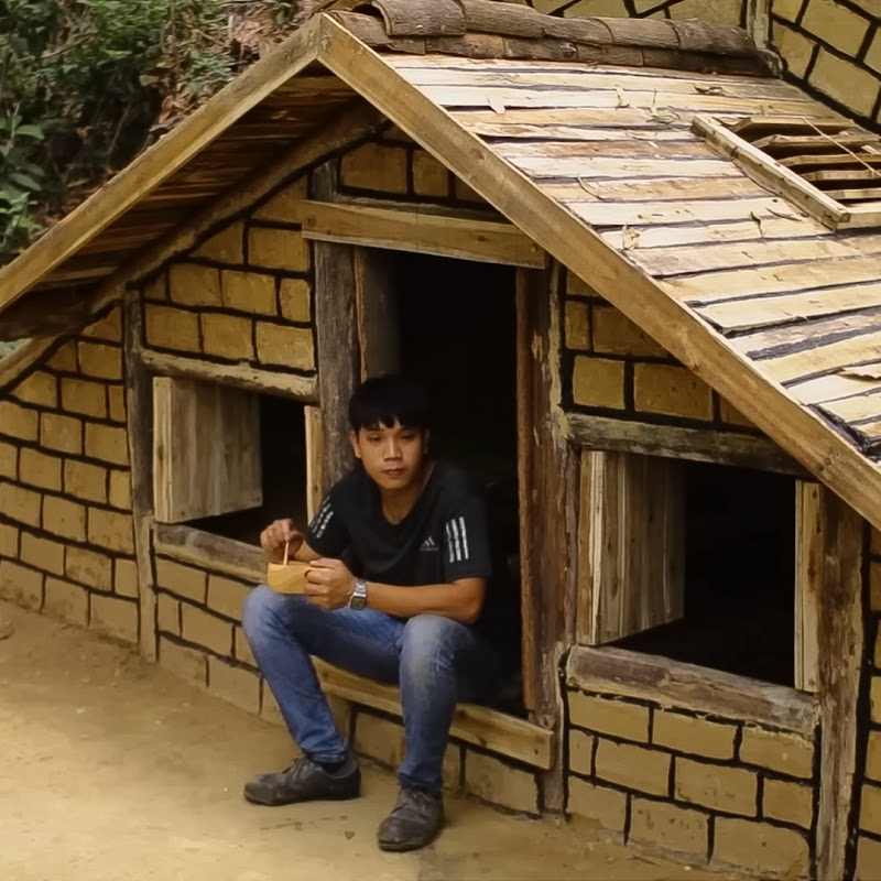 Lý Tùng Survival Bushcraft Logo