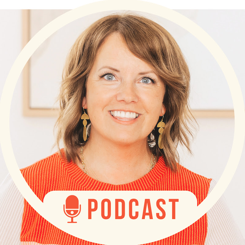 The Minimal Mom Podcast Logo