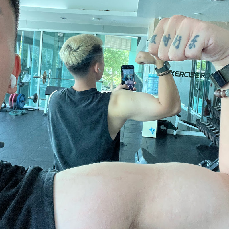 小黃Tim-Huang Logo