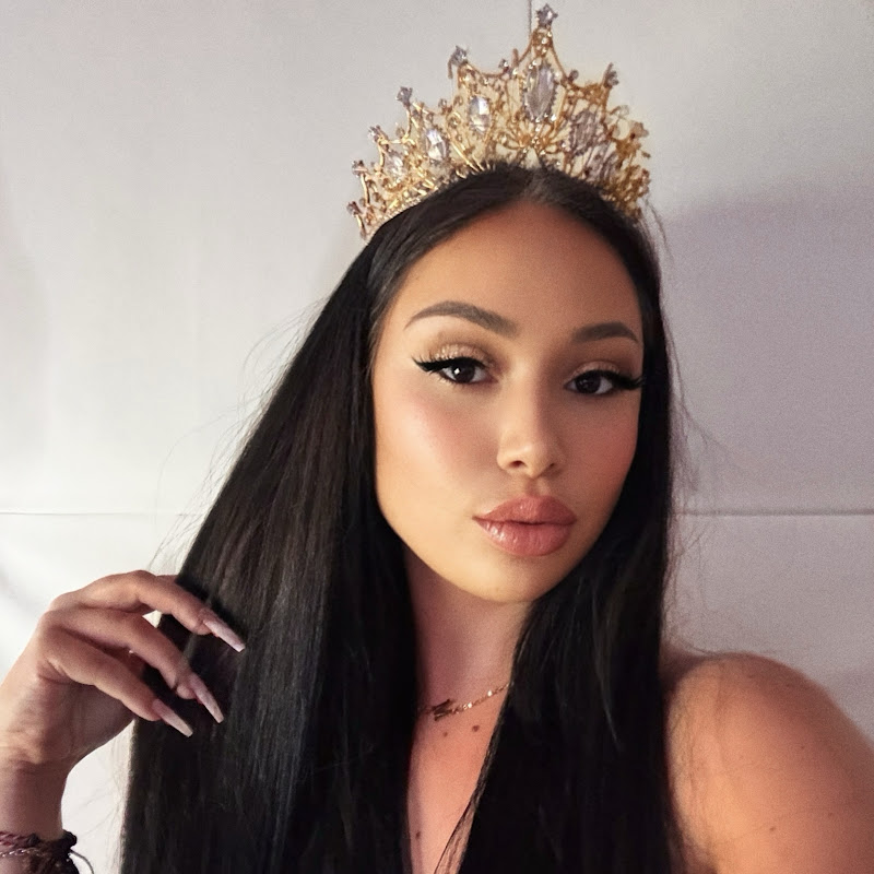 𝓘𝓶𝓹𝒆́𝓻𝓪𝓽𝓻𝓲𝓬𝒆 ℳ𝓪𝓷𝓸𝓷 👑