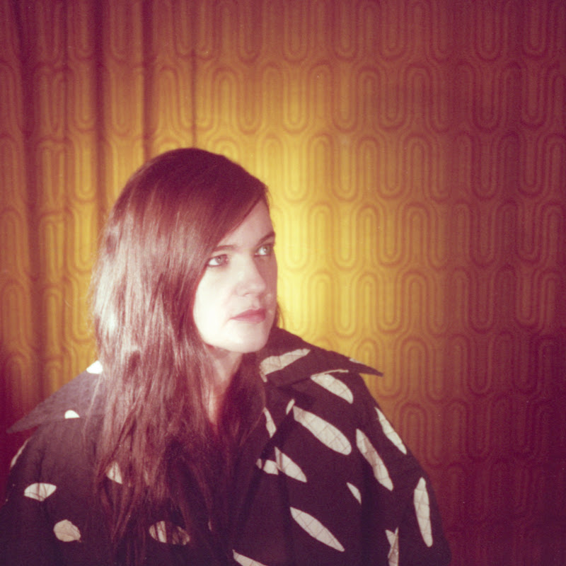 Julianna Barwick - Topic