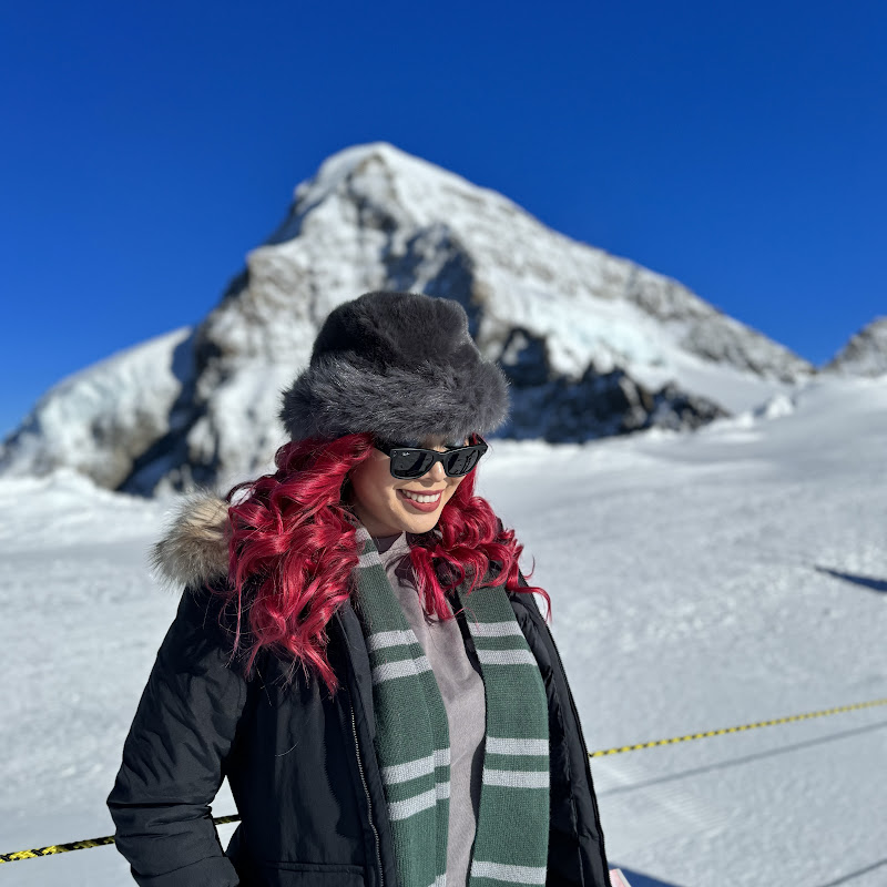 Kristen Medina Travel & Lifestyle channel avatar