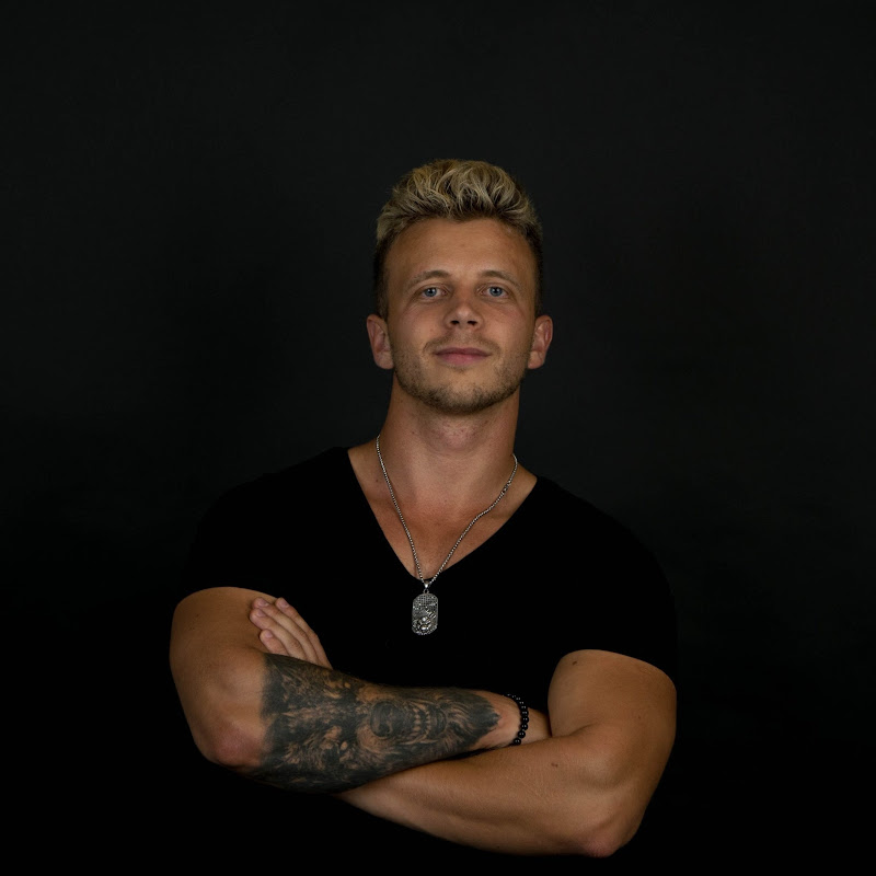 Alex Mrnstar