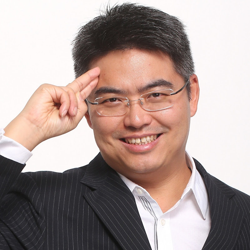 Chief PaPa 張志雲 Logo