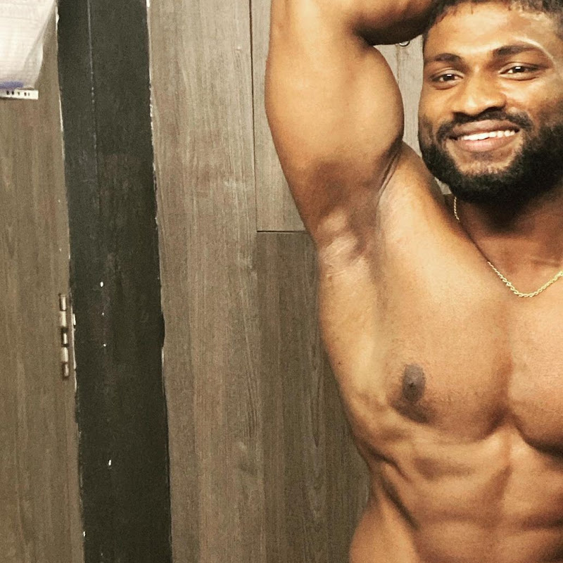 fit with chocolate muscle