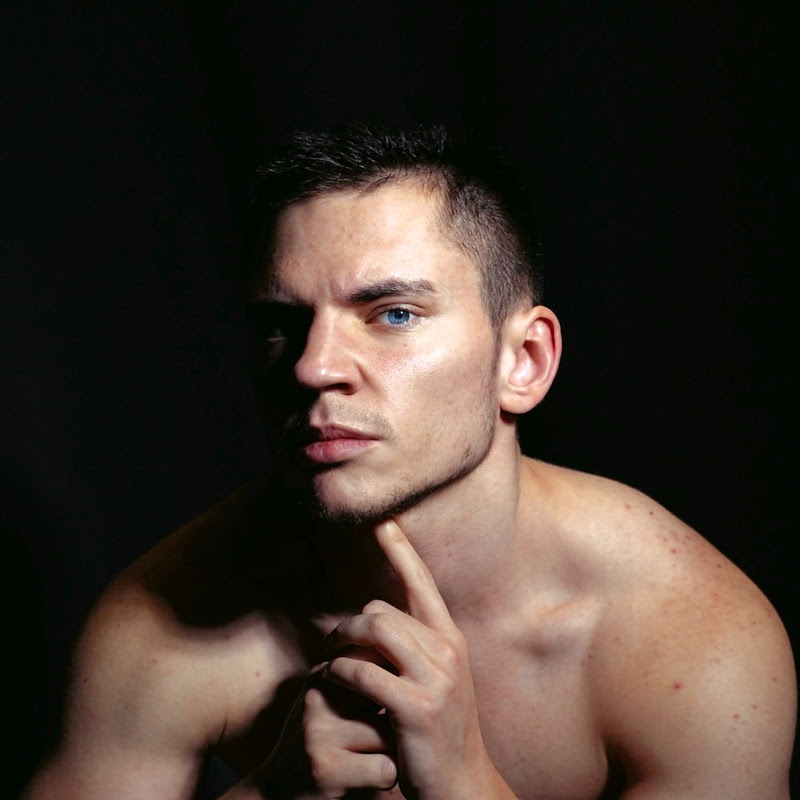 Aaron Levi