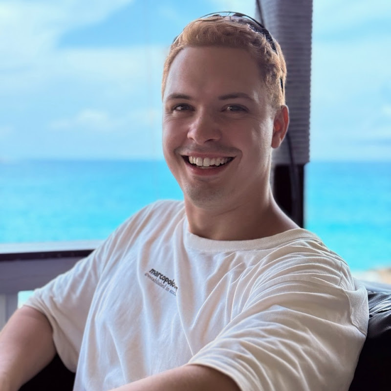 Марк Ларишин Logo