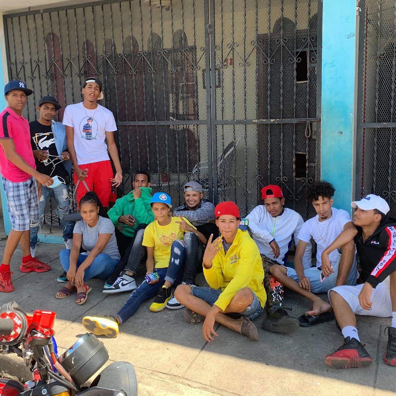 4K FAMILY más flow