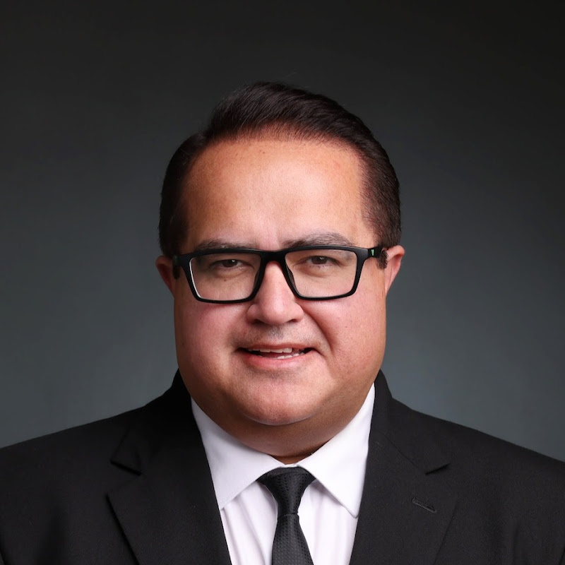 Azfar Naim: Luxury Dubai Real Estate Advisor