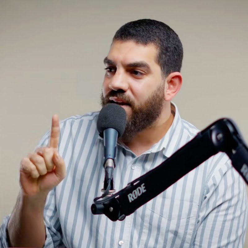 مصطفى خالد 