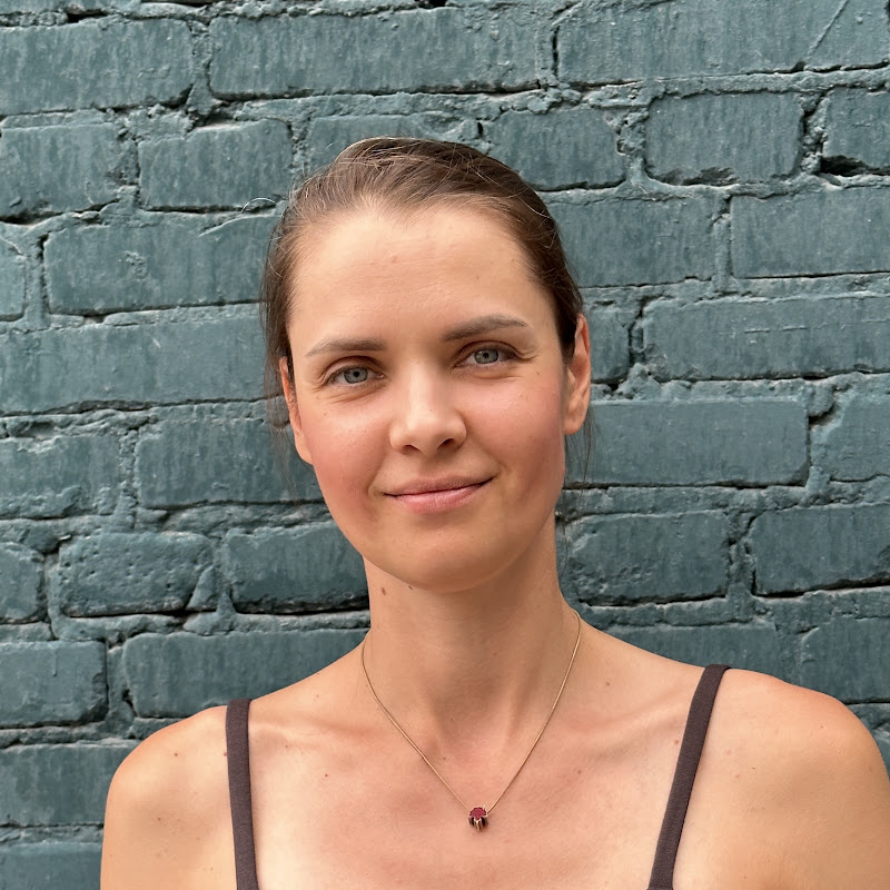 Valentina Titovets Logo