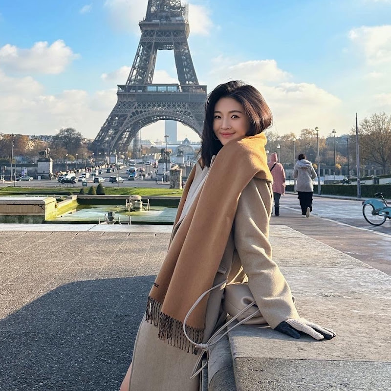 Hey, I'm IvyChao Logo