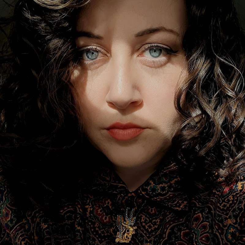 Weird Reads with Emily Louise