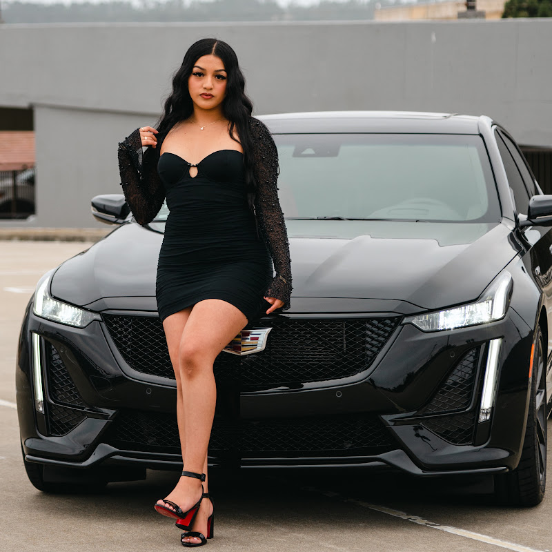 Angiee B