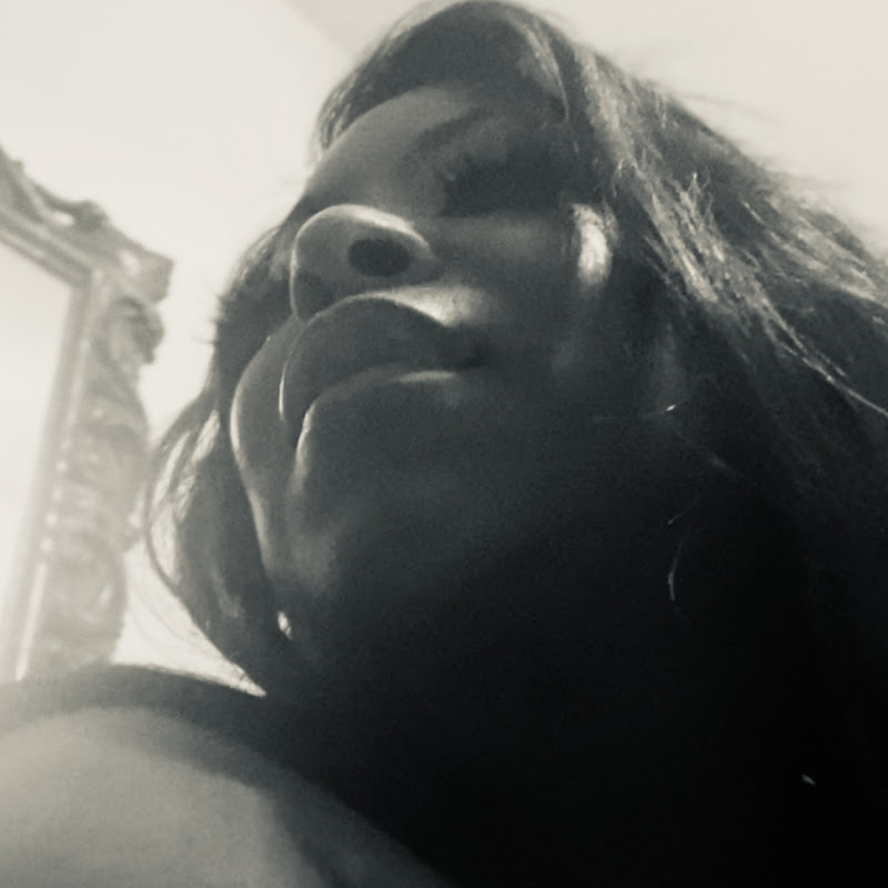 Shay La Vie