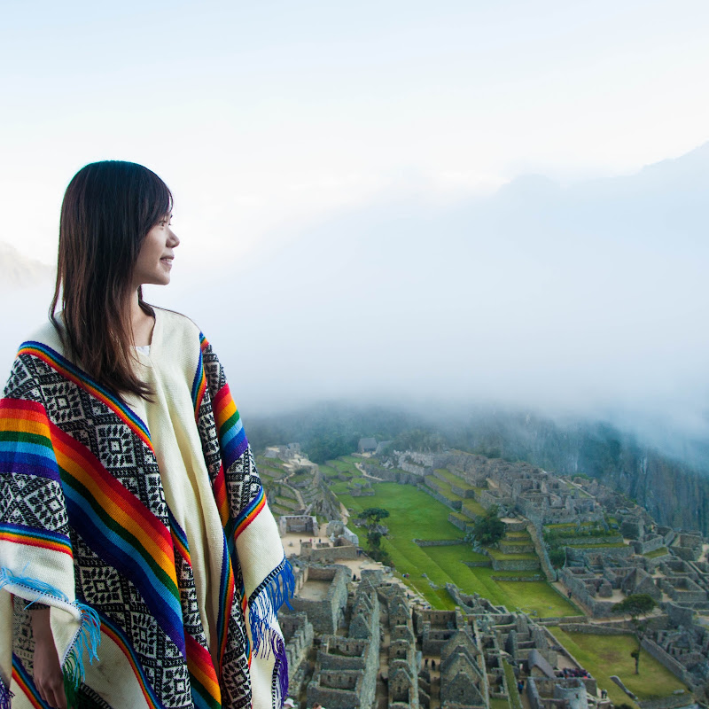 Victoria 楊逸晴 | 旅遊時刻 Travel Moments Logo