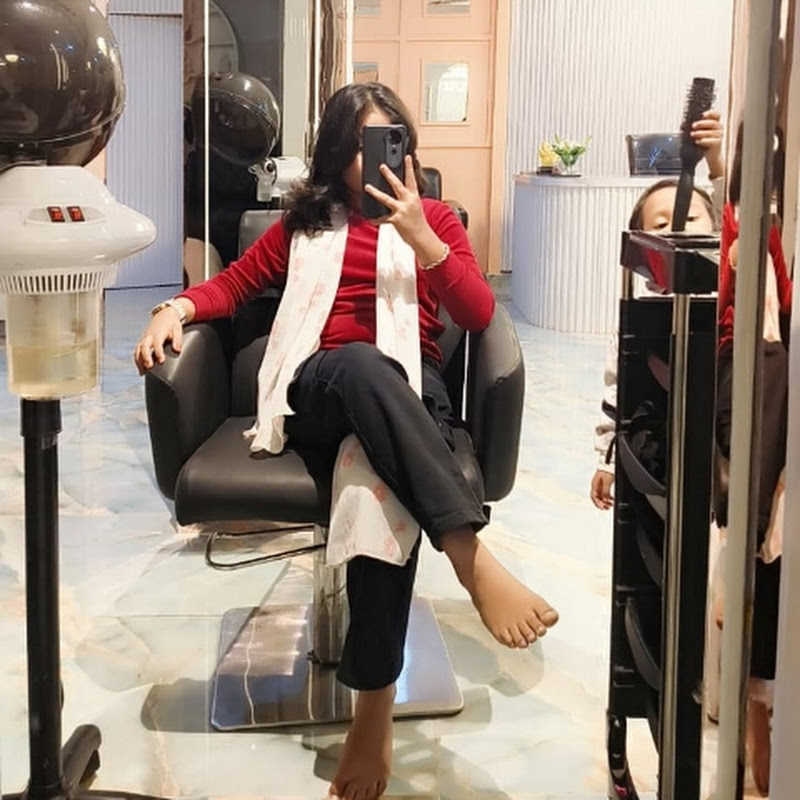 Hire Afiya dreams — Productivity & Time Management (Personal Focus) YouTube creator for sponsorships