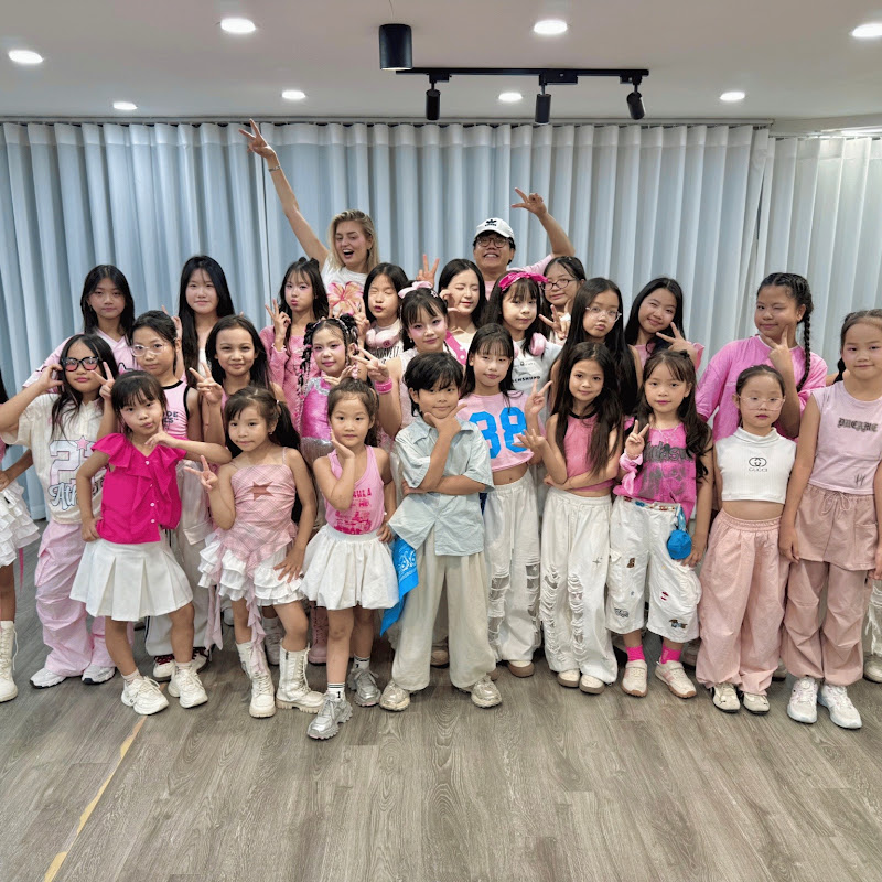 Dance with BABY JUNIORS