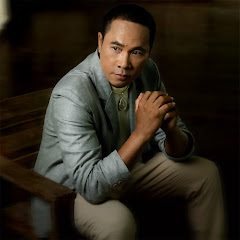 Mike Piromphon - Topic