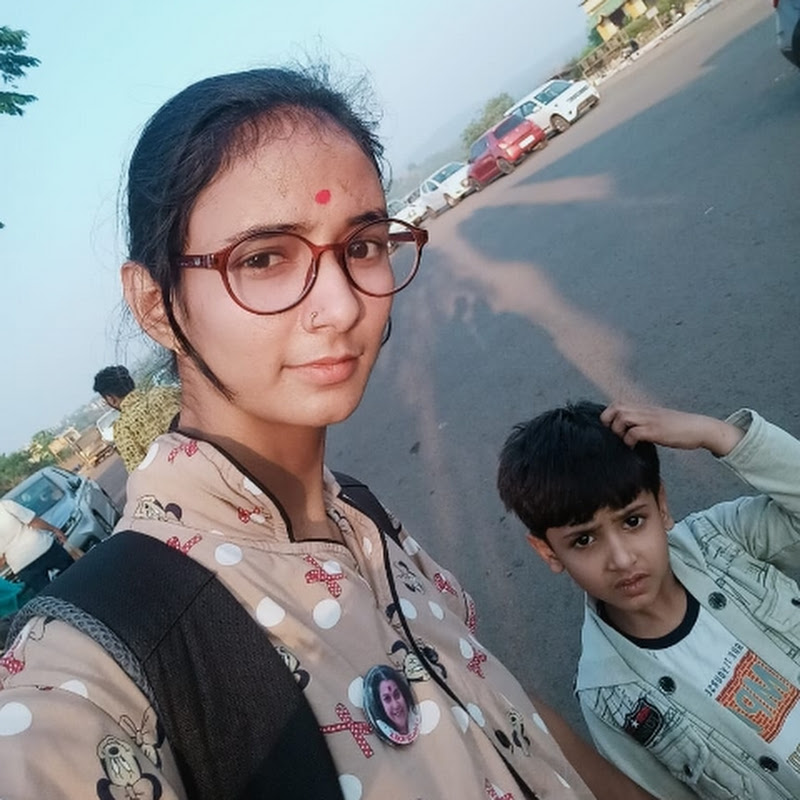 Yamini Art & Craft