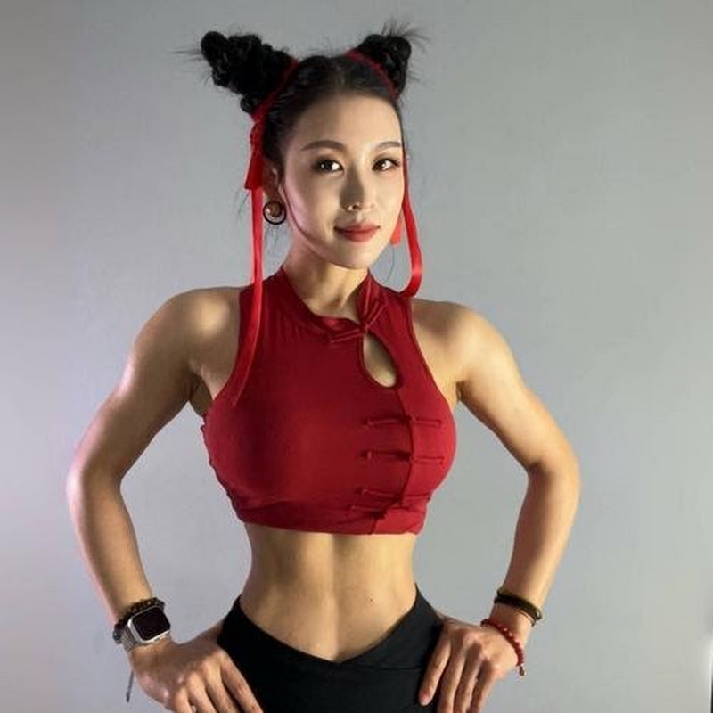 灵灵七的折角腰 YouTube 頻道頭像