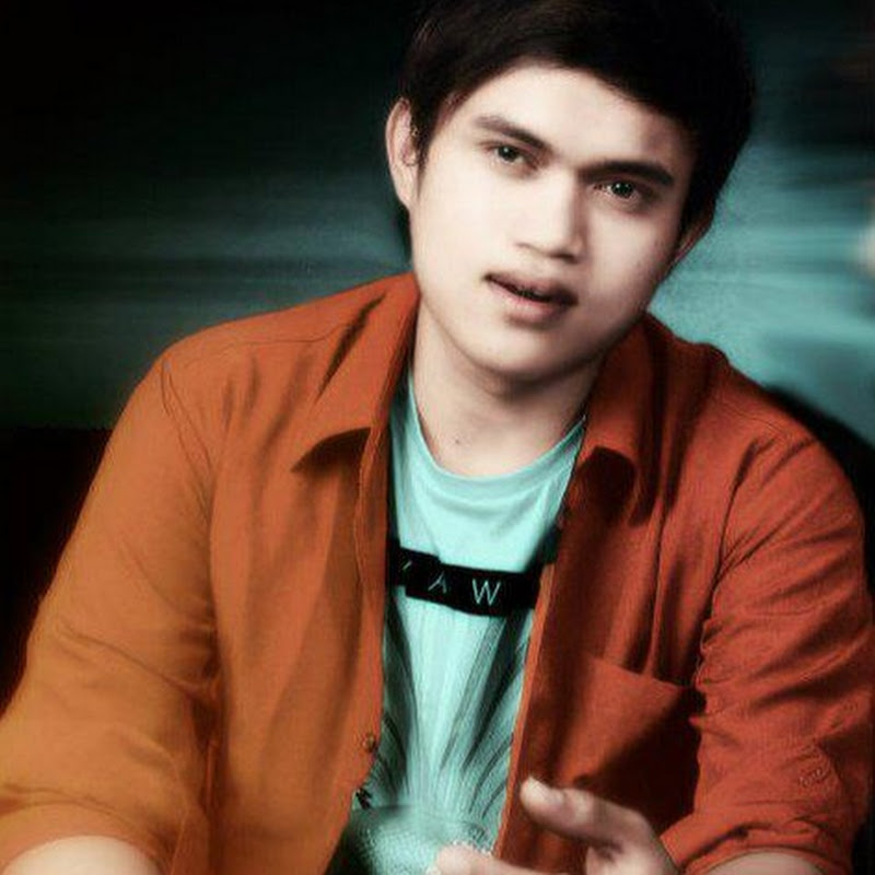 Hire DeYOESOEF CHANNEL — Business & Finance YouTube creator for sponsorships