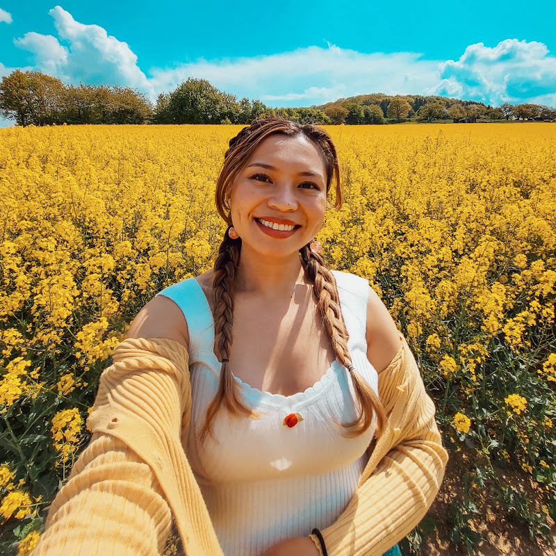 Traveling Petite Girl Logo