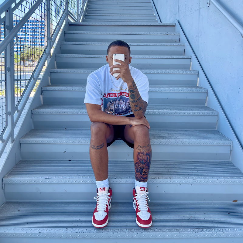 The Channel About Sneakers
