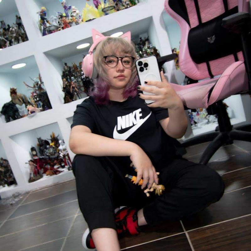 Lizzy G