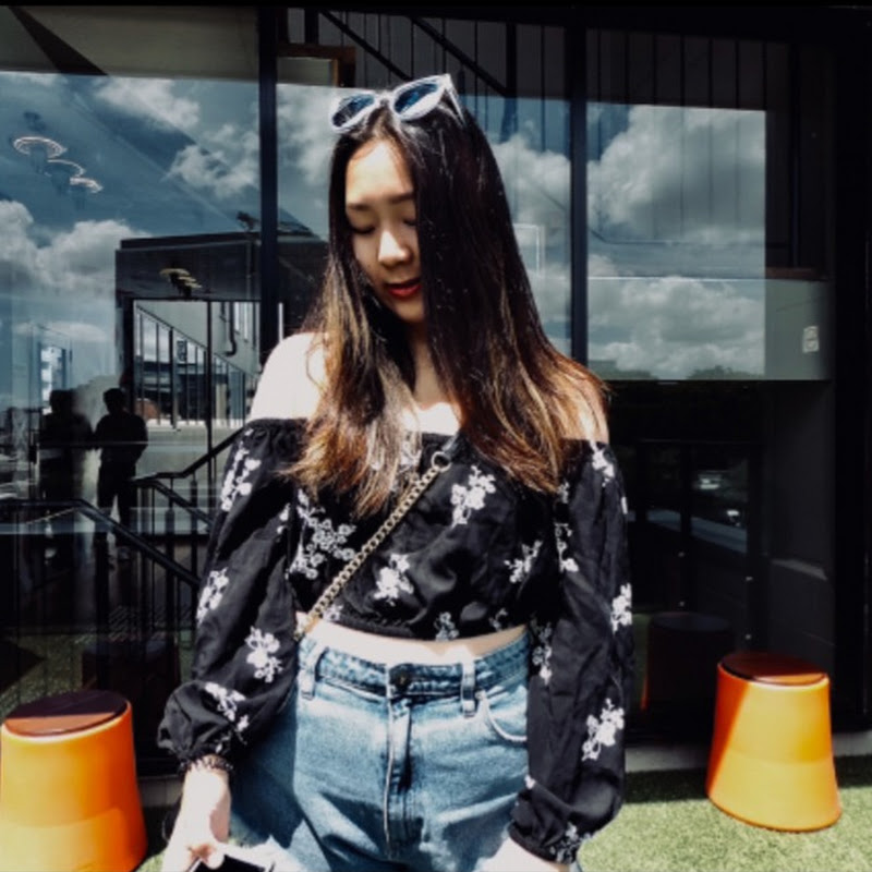 itsreggieie瑞吉 Logo