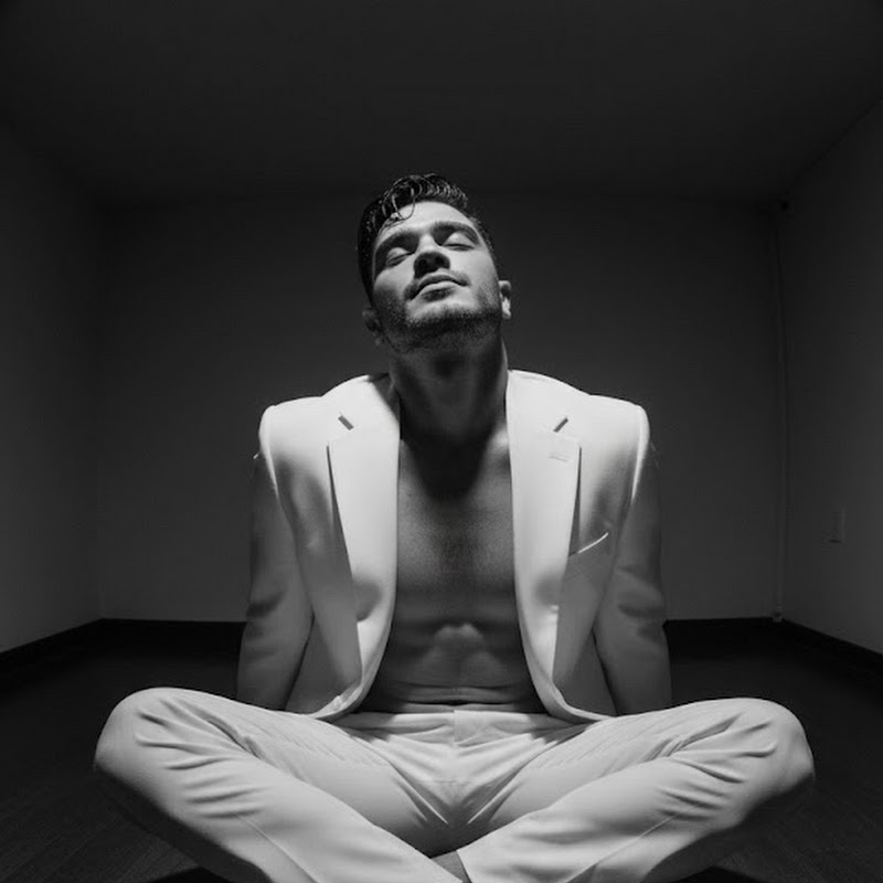 Photo Greek Voice ASMR