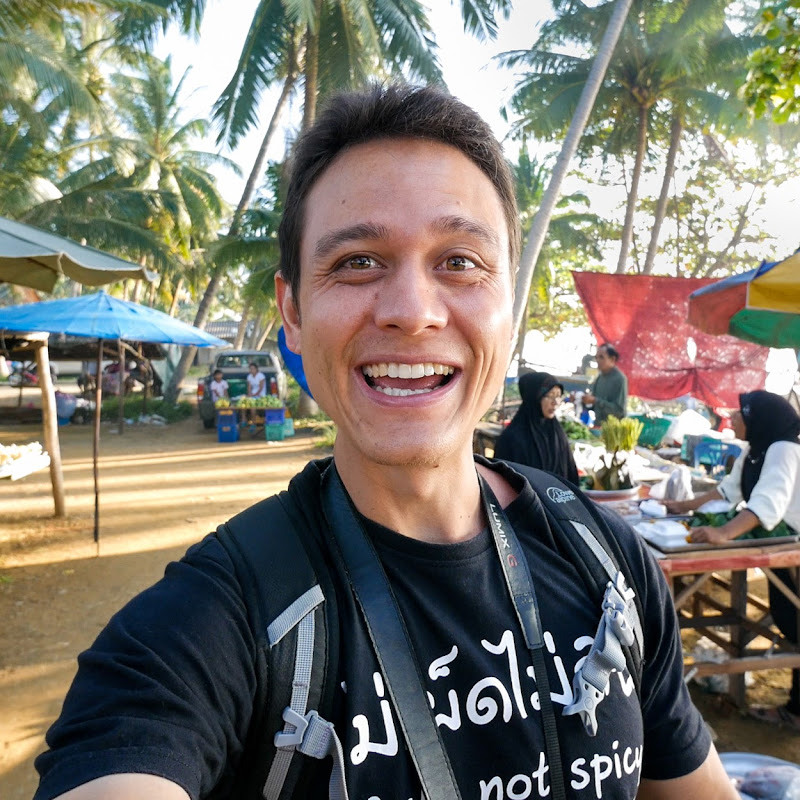 Mark Wiens Abroad Logo