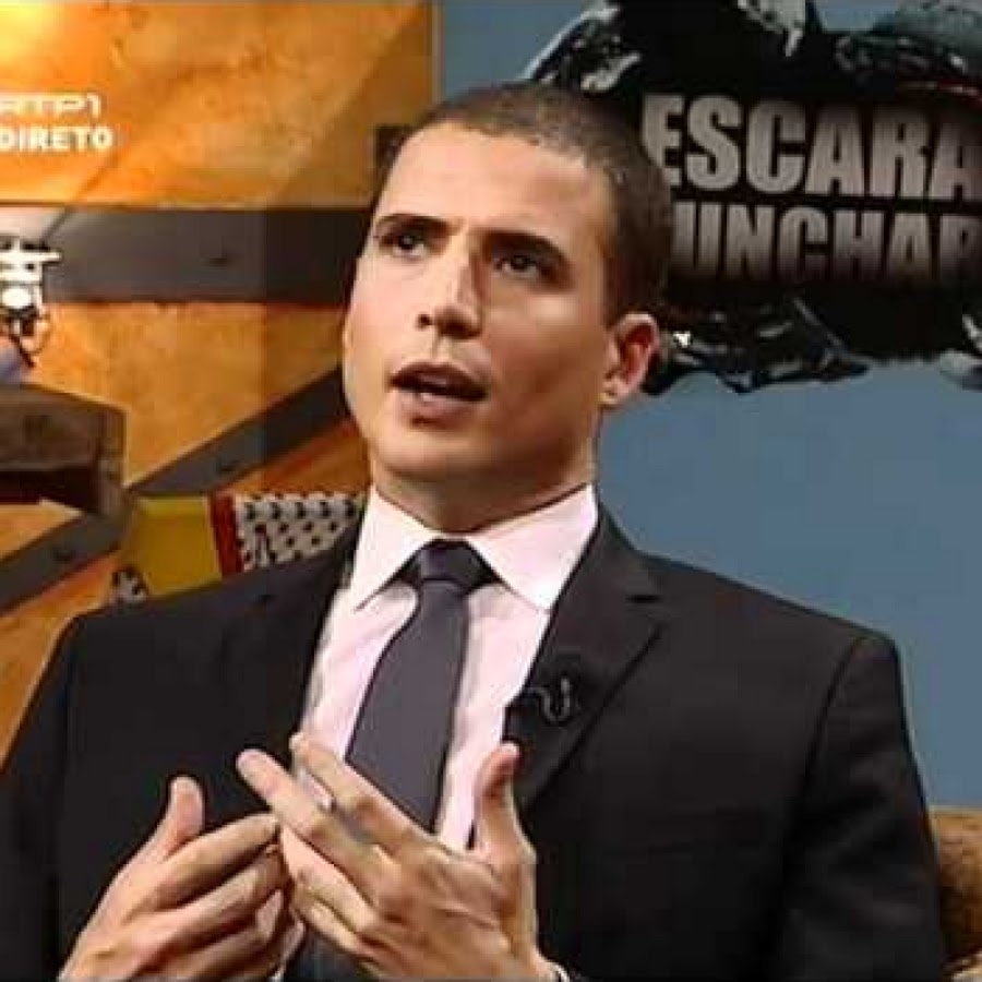 Ricardo Araújo Pereira - Topic - YouTube
