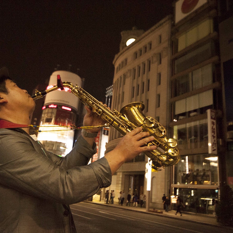 歌うStreet Sax.       A-sax Yone   
