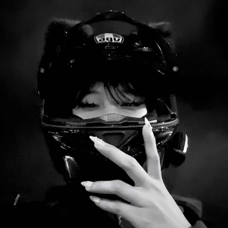 Hire 𐙚𝓡𝓲𝓵𝓸𝓻𝓪_𝓒𝓱𝓪𝓷𐙚 — Mom Vlogs & Family Life (Older Kids) YouTube creator for sponsorships