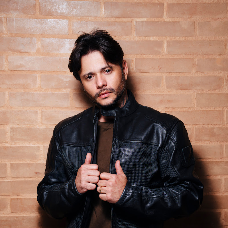 Paulo Pires - Topic