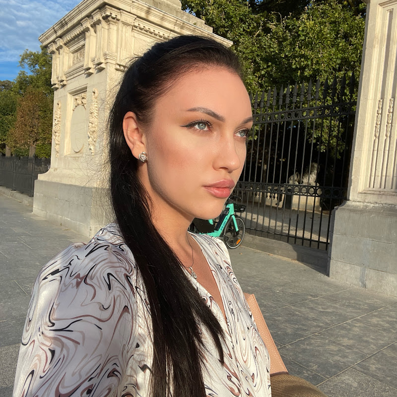 World Lord: история и короли Logo