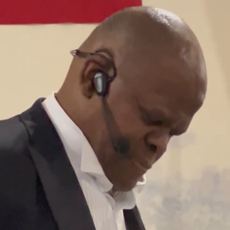 jSt Elwood - A Musical Moment