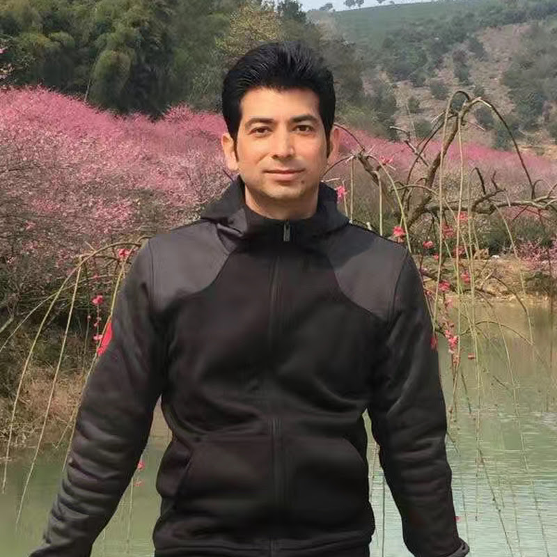 Sujeet China Vlogs