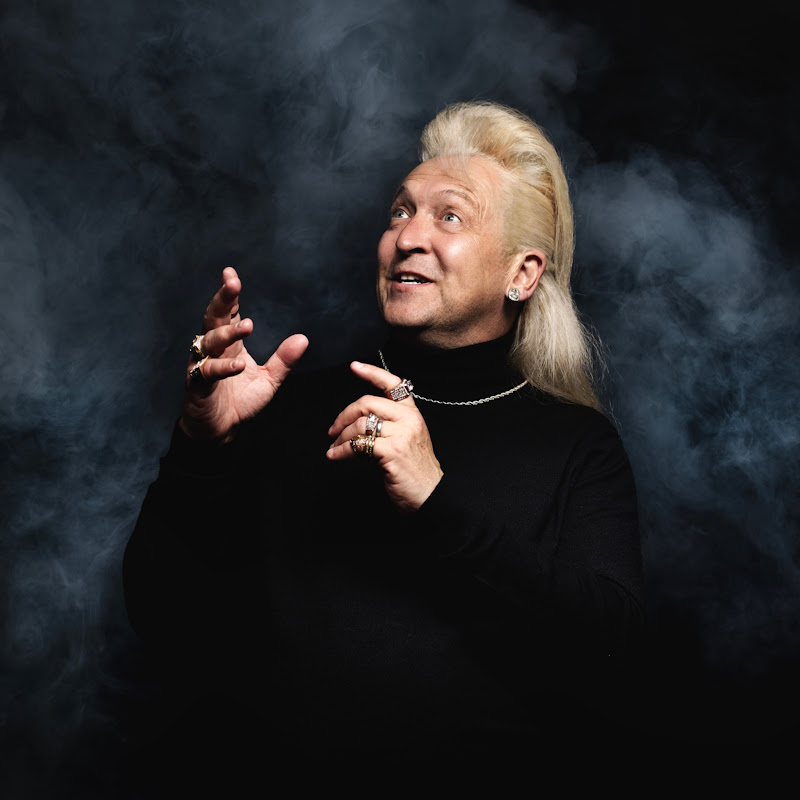 Clinton Baptiste Official ©