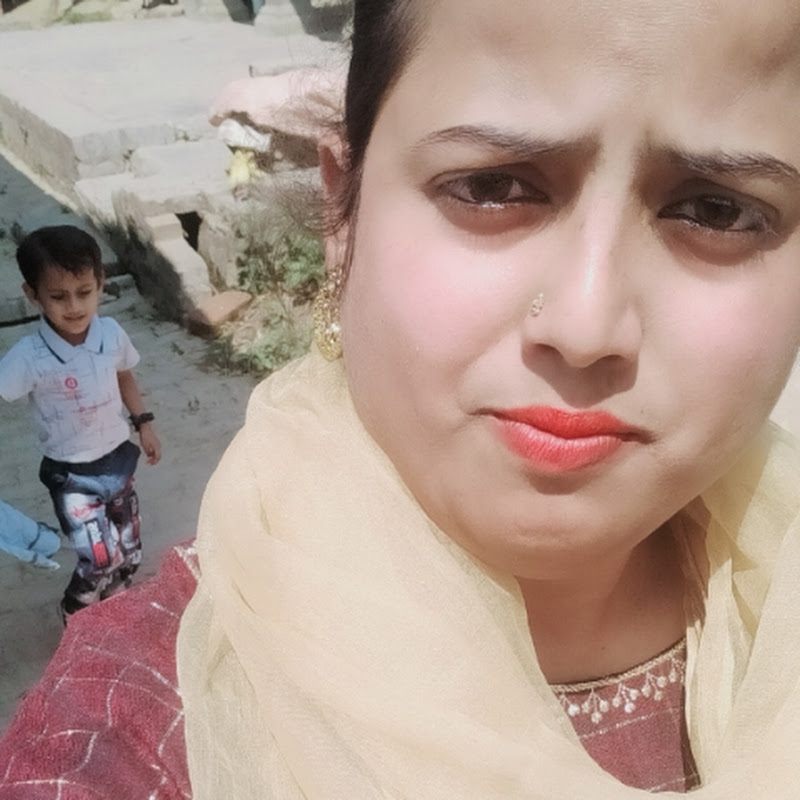 Sufiya vlogger