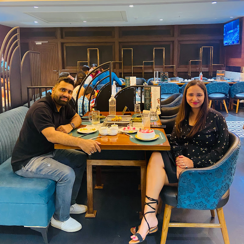CafeHopper Couple