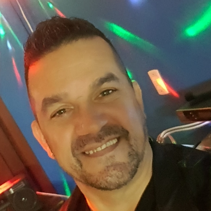 Luciano Ayres