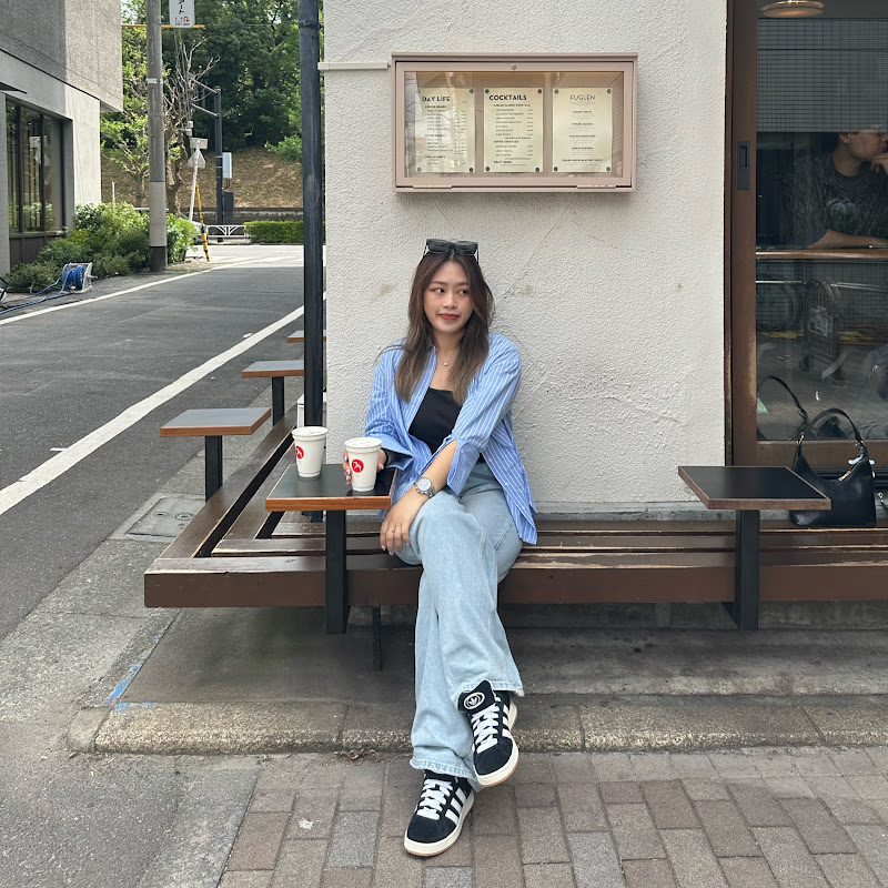 Rosie's channel Logo