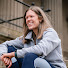 es1TIOheNsg-channel-avatar-Holly Mills